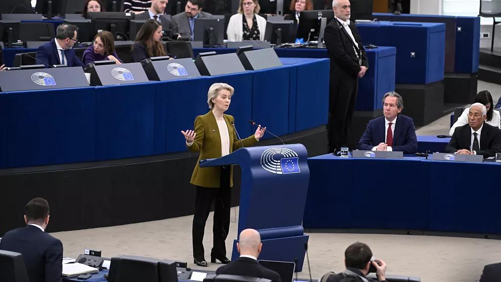 Європарламент не підтримав вотум недовіри голові Єврокомісії Урсулі фон дер Ляйєн