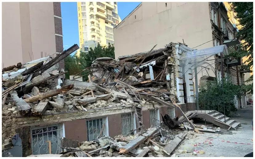 Зруйновану Садибу Зеленських почали реставрувати
