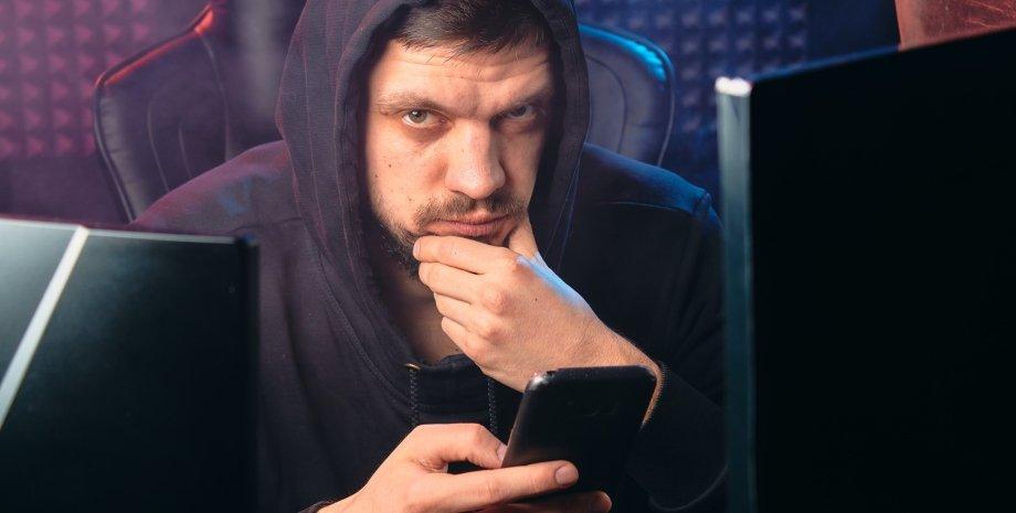 В Україні побільшало афер з ШІ та QR-кодами – як вберегти гроші