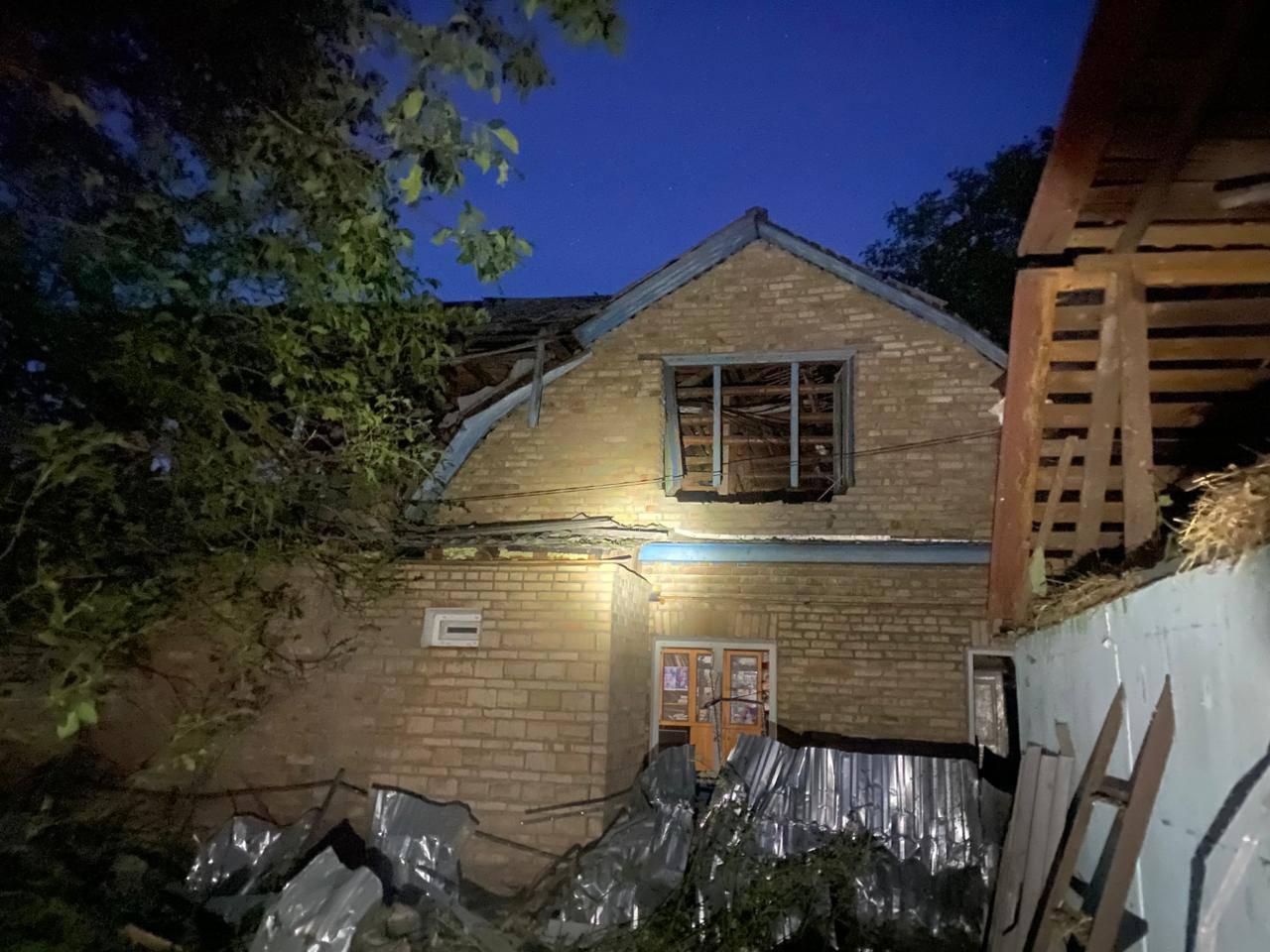 Триває ліквідація наслідків ворожих обстрілів на Київщині