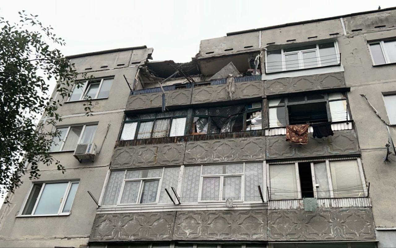 Павлоград зазнав наймасованішої нічної атаки рф: пошкоджено промислові об’єкти та житловий будинок