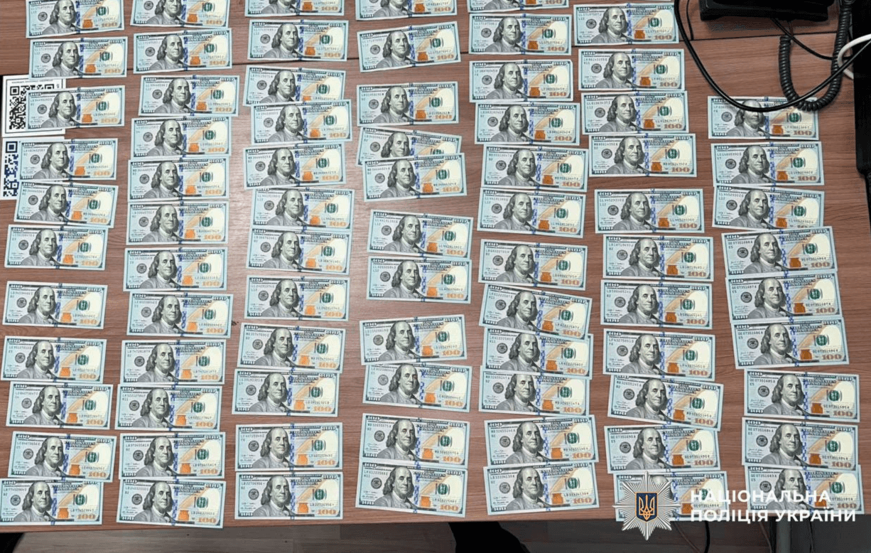 У Києві дівчина на першому побаченні вкрала у чоловіка 50 тис. доларів