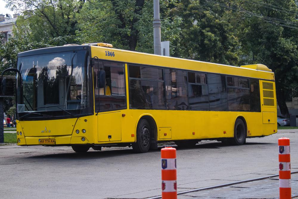 Деякий громадський транспорт змінить маршрути у вихідні: плануйте поїздки заздалегідь