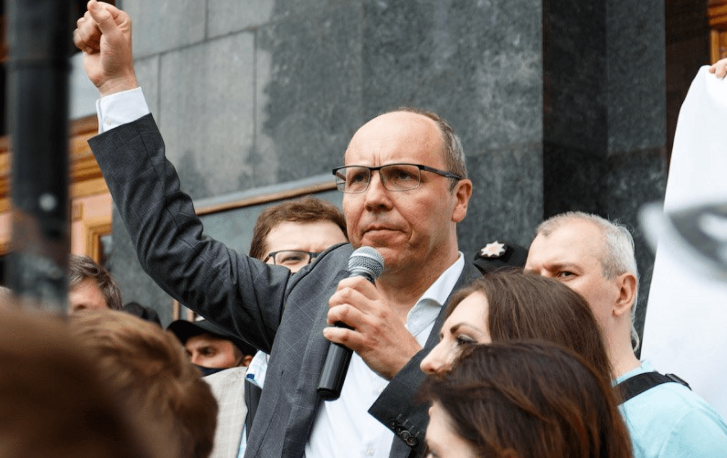 Кияни попрощаються з Андрієм Парубієм на Майдані Незалежності