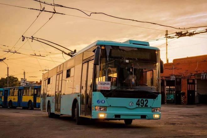 У Чернігові через відключення електроенергії зупинилися тролейбуси