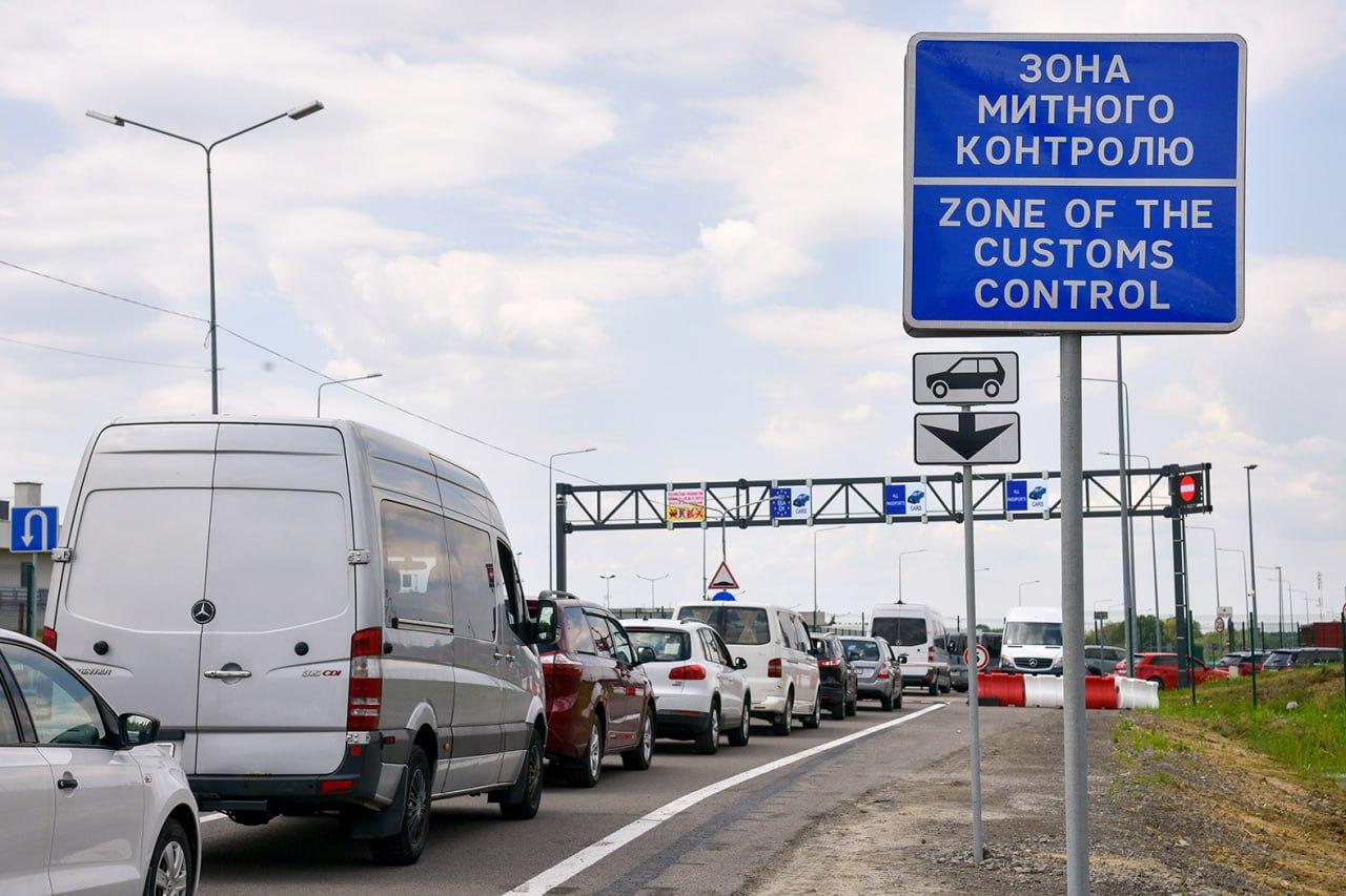 Майже 40 тисяч українських чоловіків 18-22 років в’їхали до Польщі