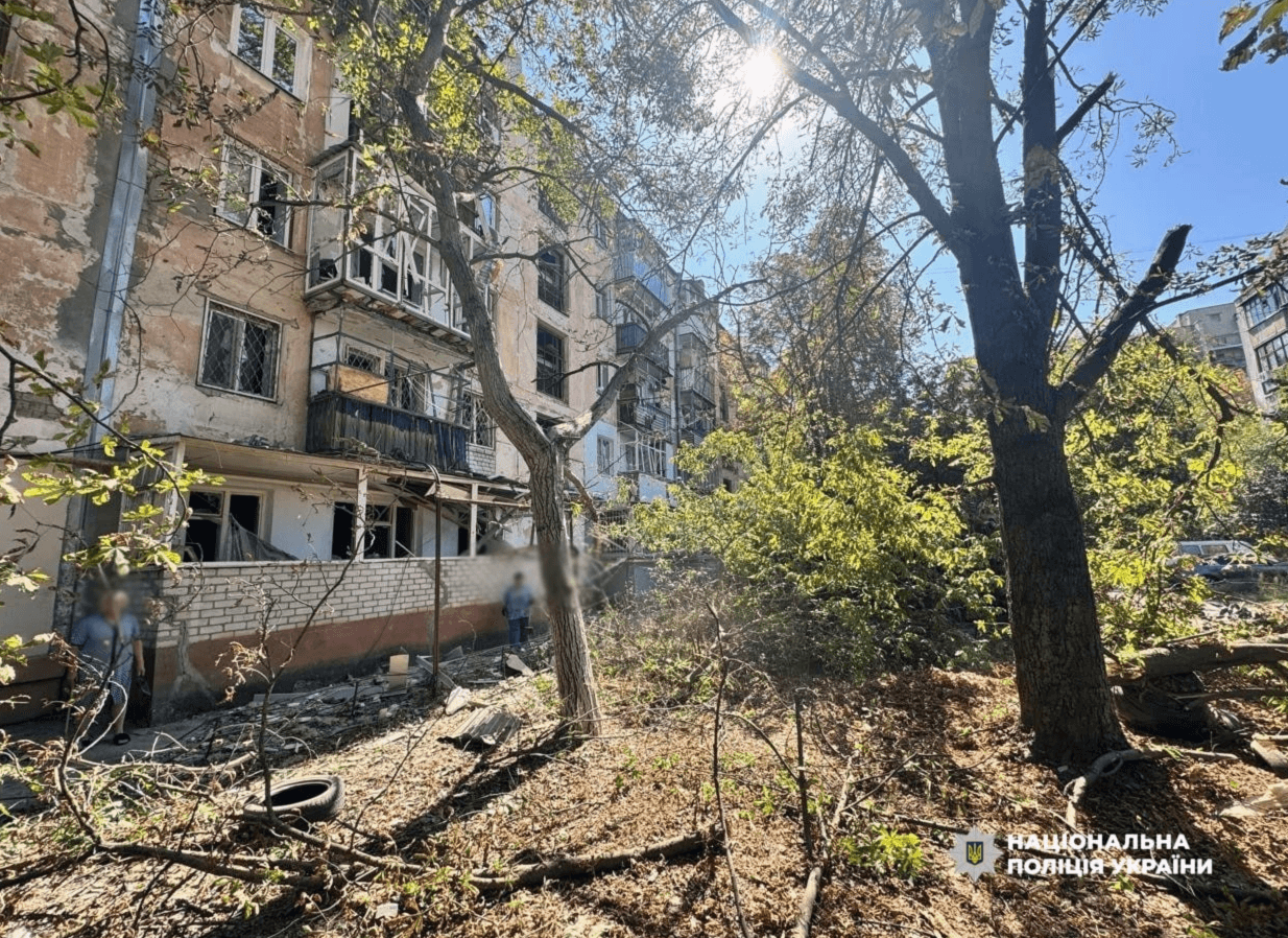 Атака на Херсонщину: поранені 13 людей, серед постраждалих – дитина і п’ятеро поліцейських