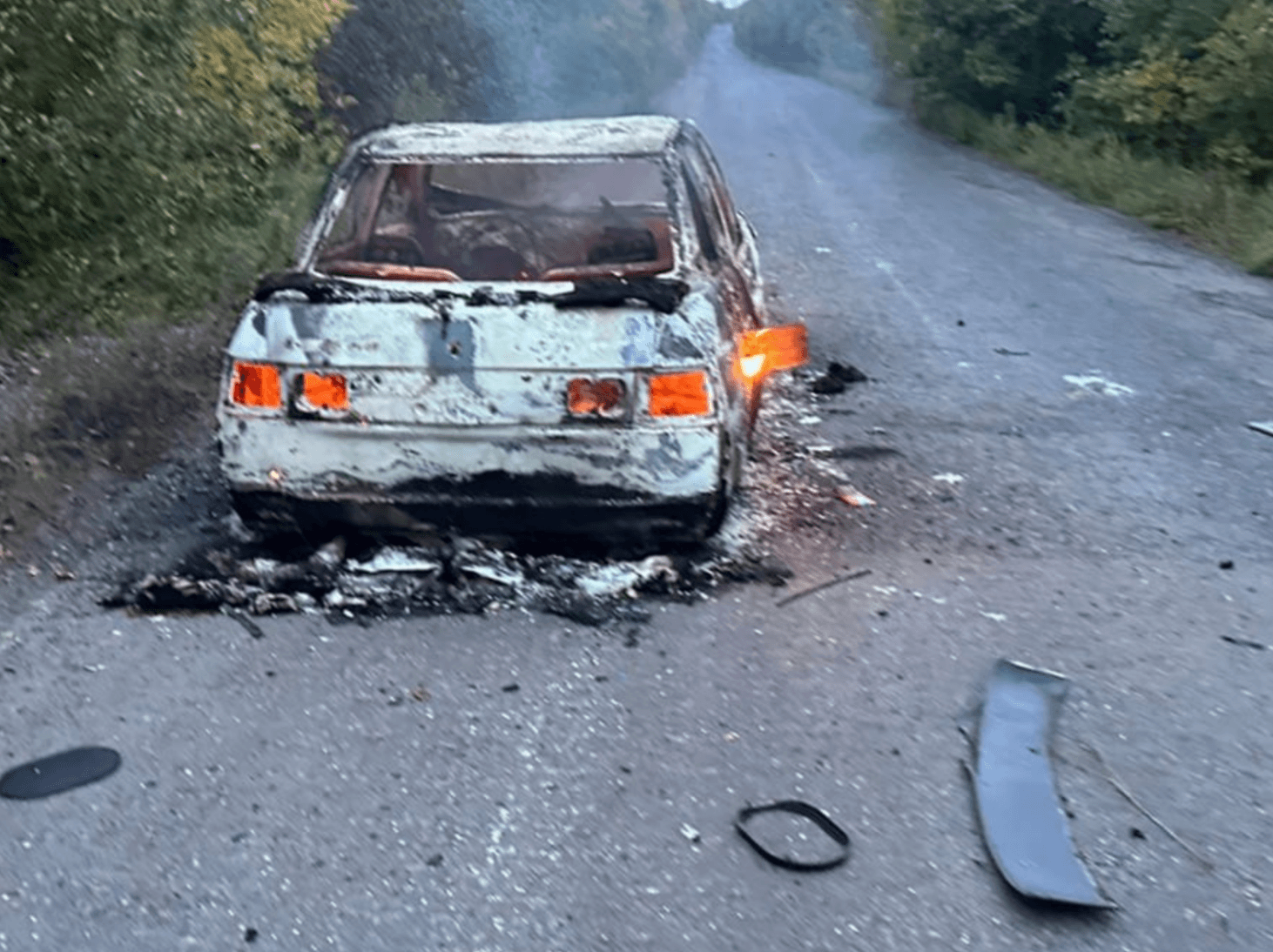 На Харківщині росіяни поцілили в автівку: водій загинув, його дружина і дочка – у лікарні