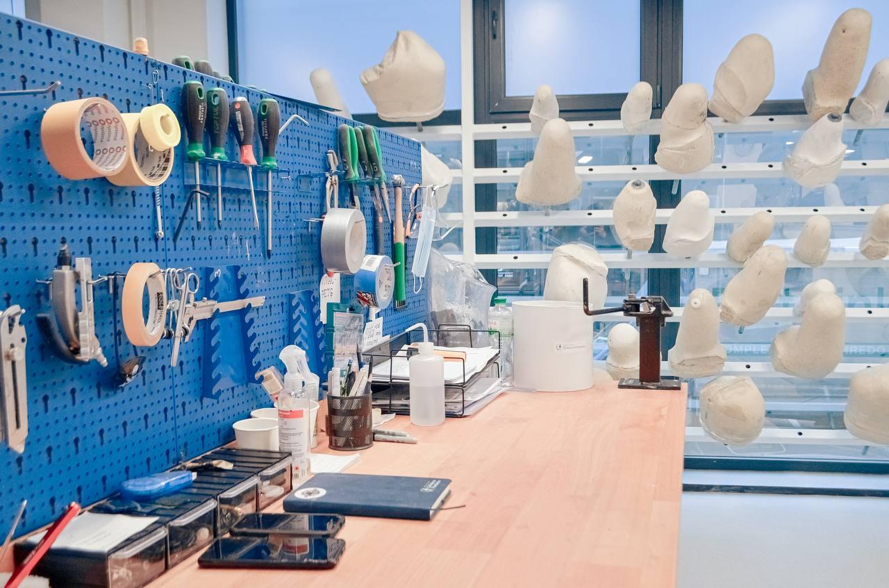 Повернення ветеранів до повноцінного життя: у Києві відкрився міжнародний центр протезування MCOP