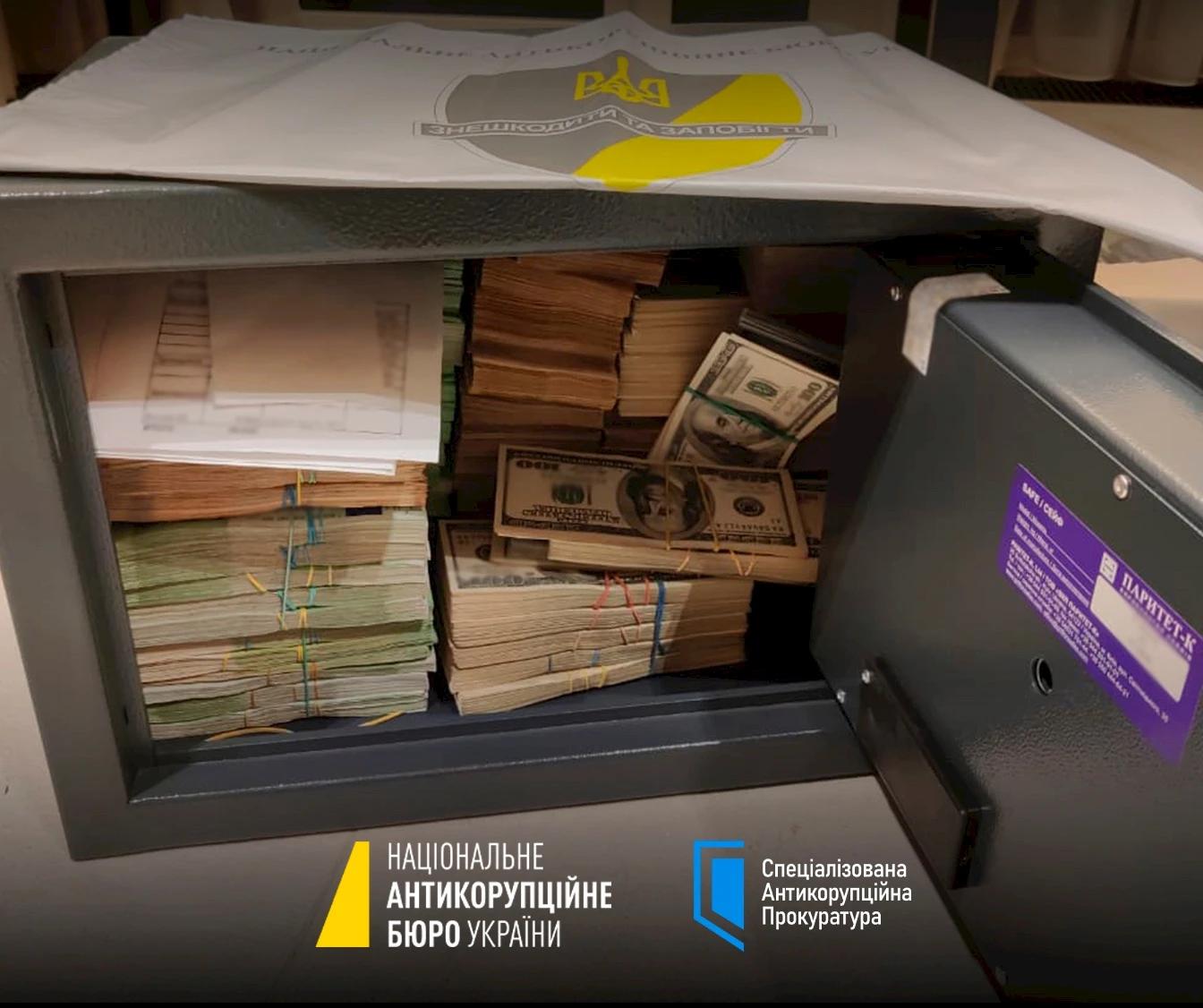 Кабмін пропонує РНБО запровадити санкції проти   Міндіча та Цукермана