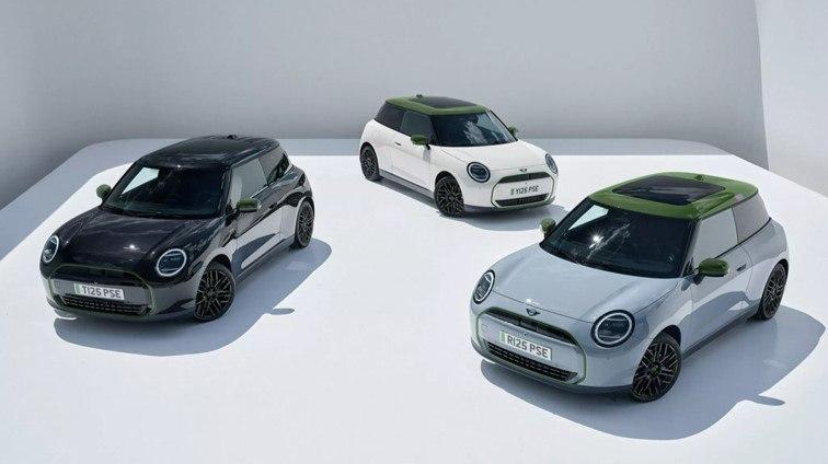 Спортивні сидіння та плетіння панелі: Mini та дизайнер Пол Сміт створили нову автосерію