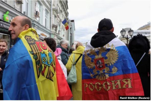 Росіяни головним ворогом вважають Польщу і Литву, 76% підтримують війну в Україні