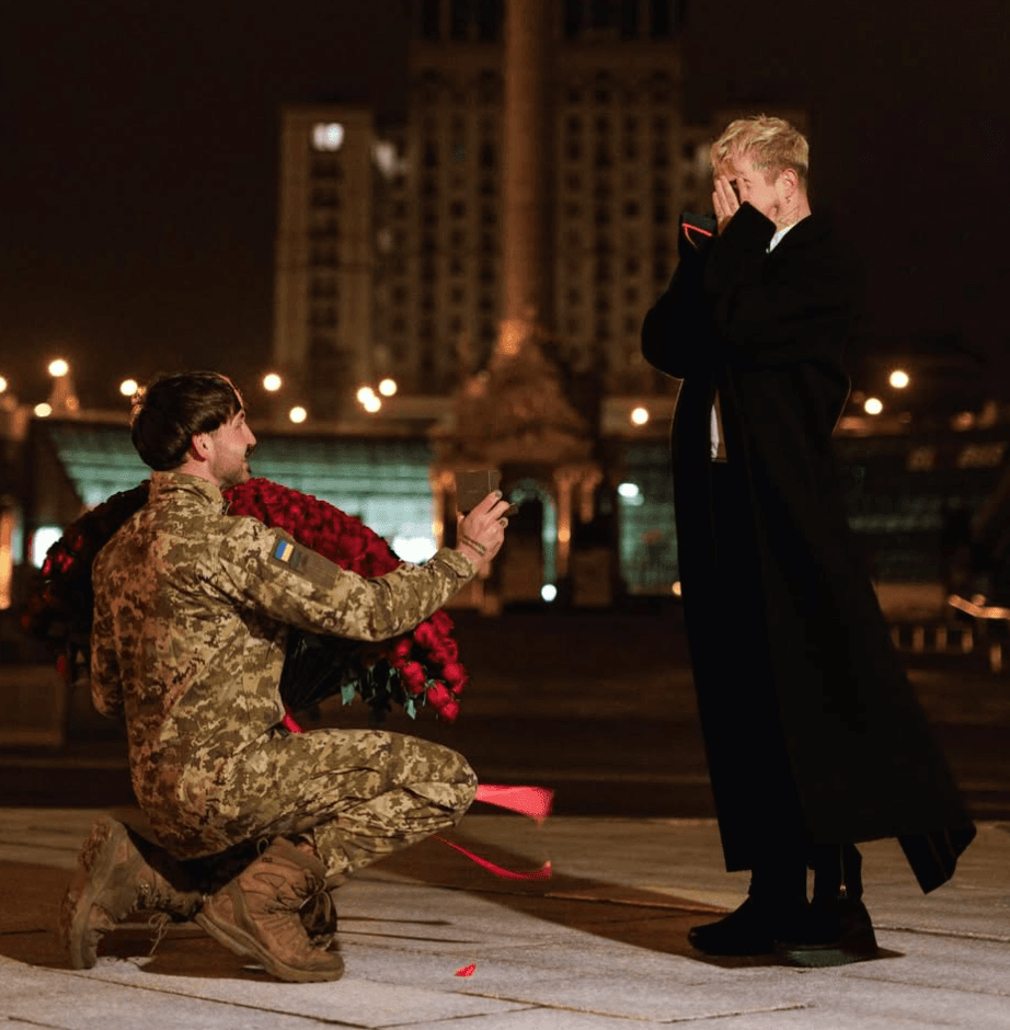 Військовий зробив пропозицію Меловіну прямо на Майдані Незалежності