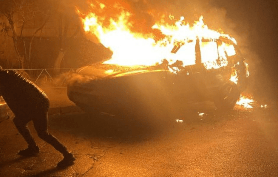Киянин через ревнощі підпалив автівку нового обранця своєї колишньої