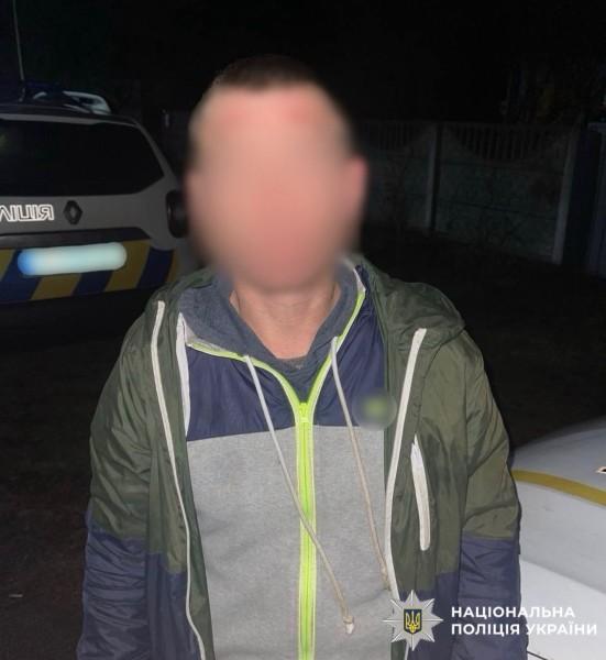 На Київщині затримали чоловіка за систематичне зґвалтування неповнолітніх падчерок