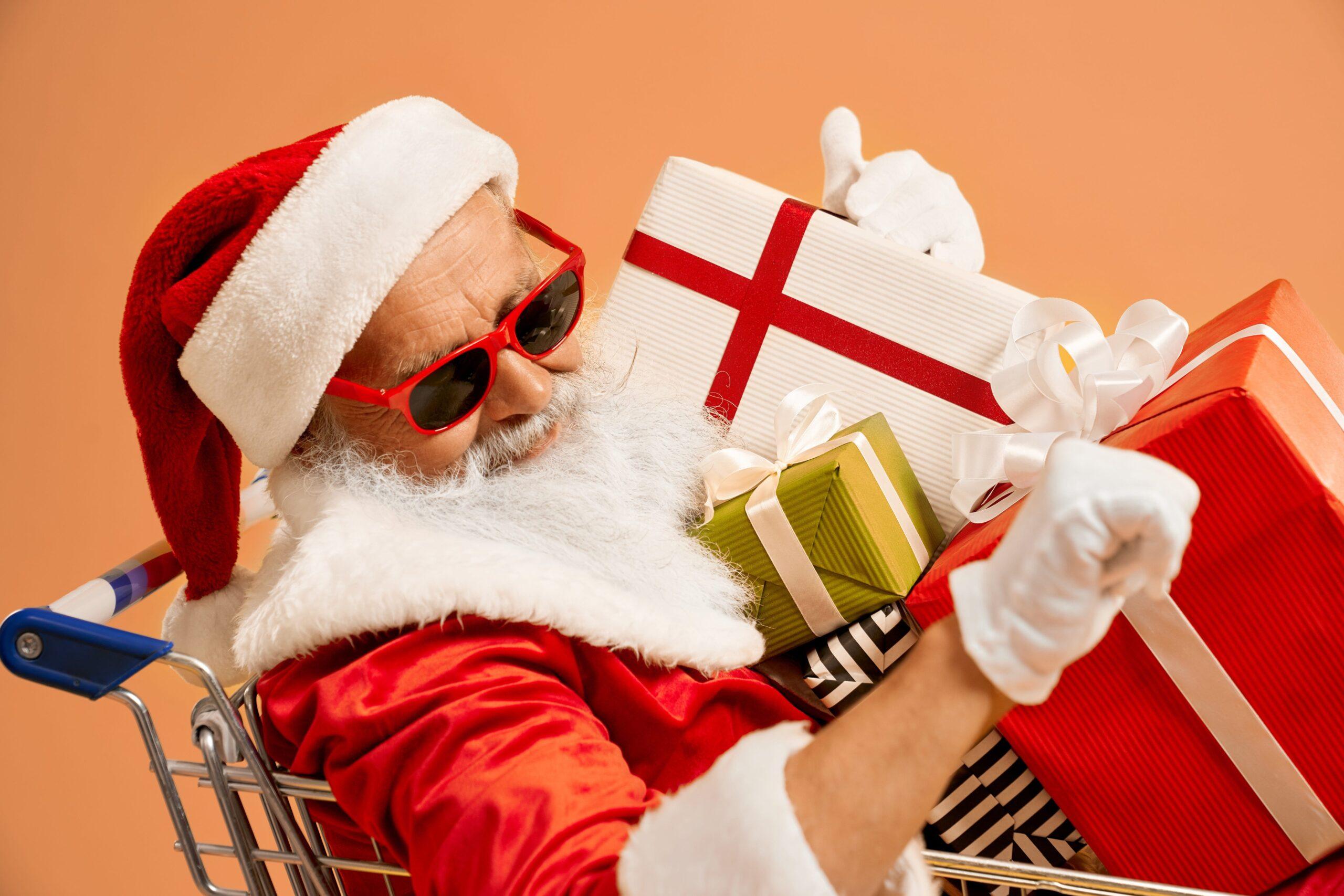 Киян запрошують стати Таємними Сантами для захисників