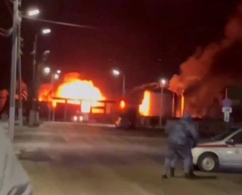 Україна атакувала нафтобазу в російському Урюпінську та НПЗ у Ярославлі