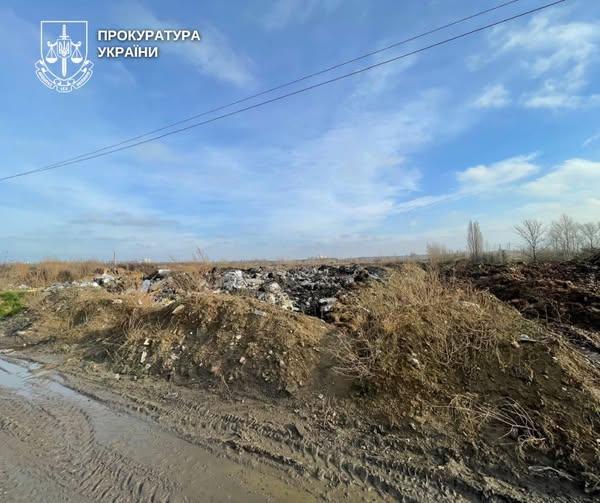 На КМДА подали до суду через стихійне сміттєзвалище на Осокорках