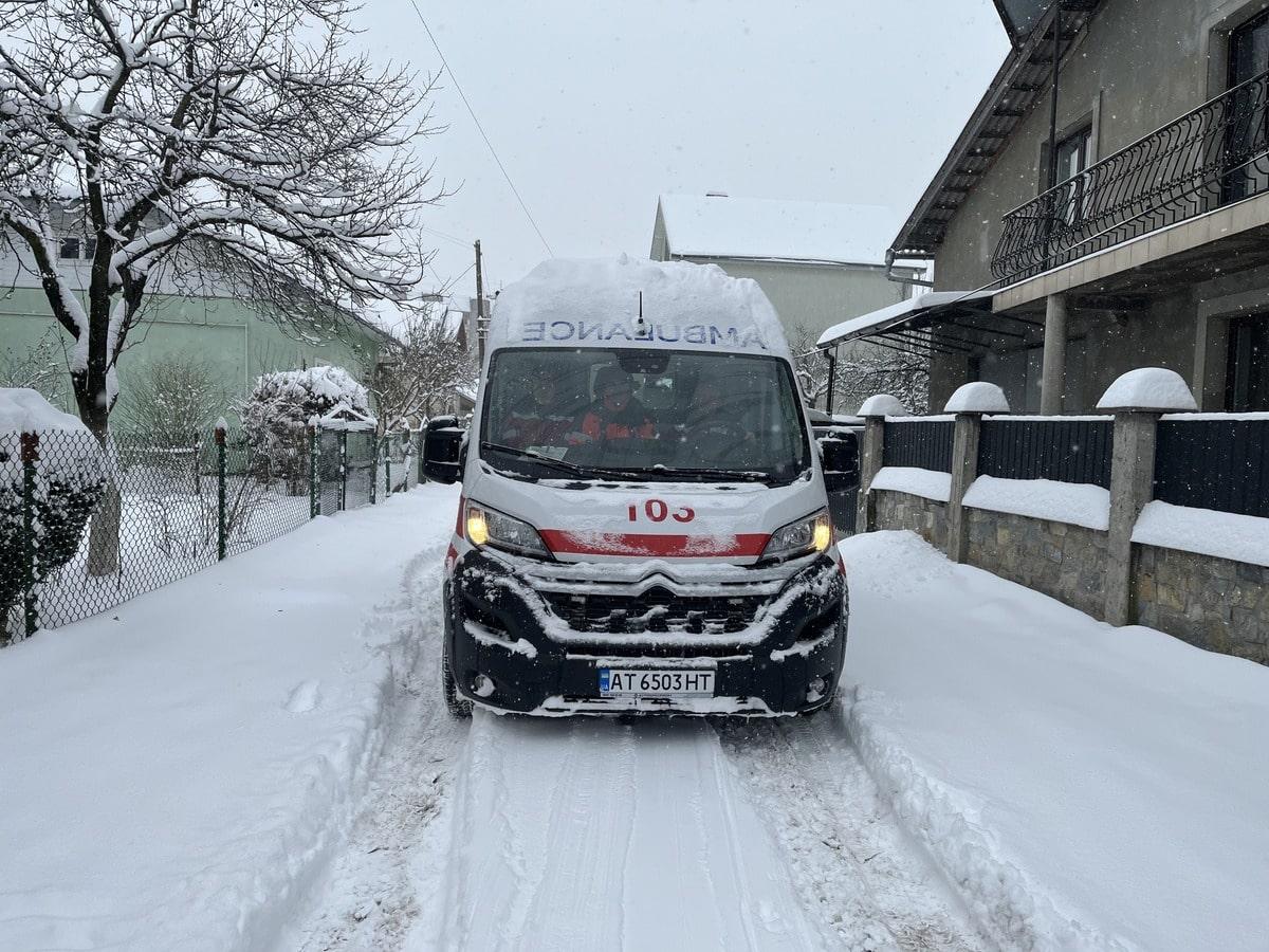 В холоди 103 перевантажене: коли викликати “швидку” не варто – інфографіка