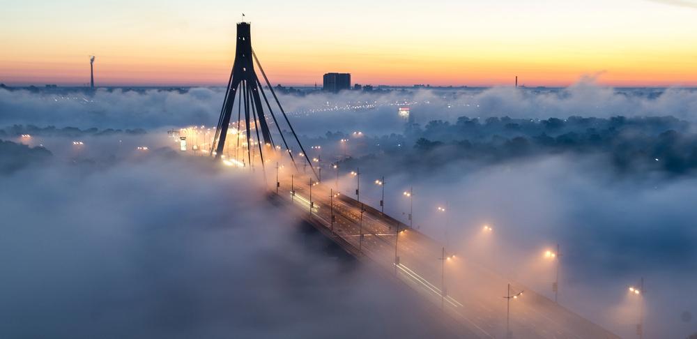 Як поводитися на дорозі під час туману: поради для водіїв та пішоходів