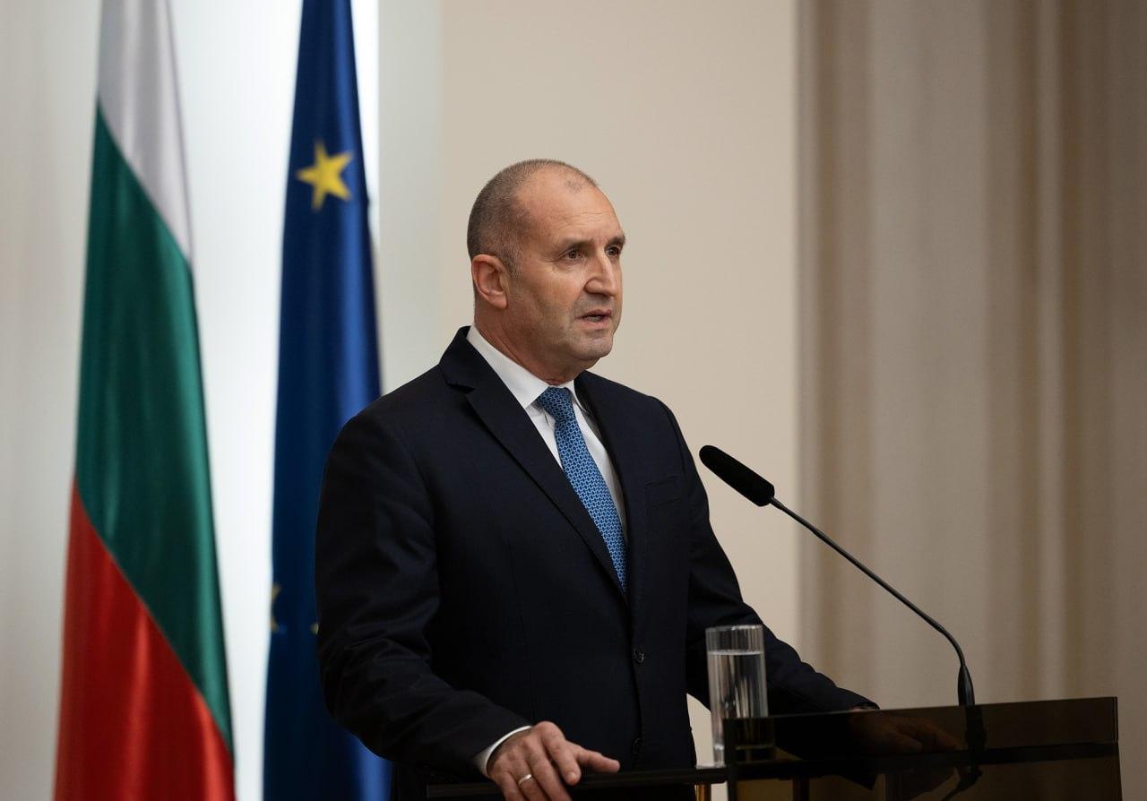 Президент Болгарії подав у відставку