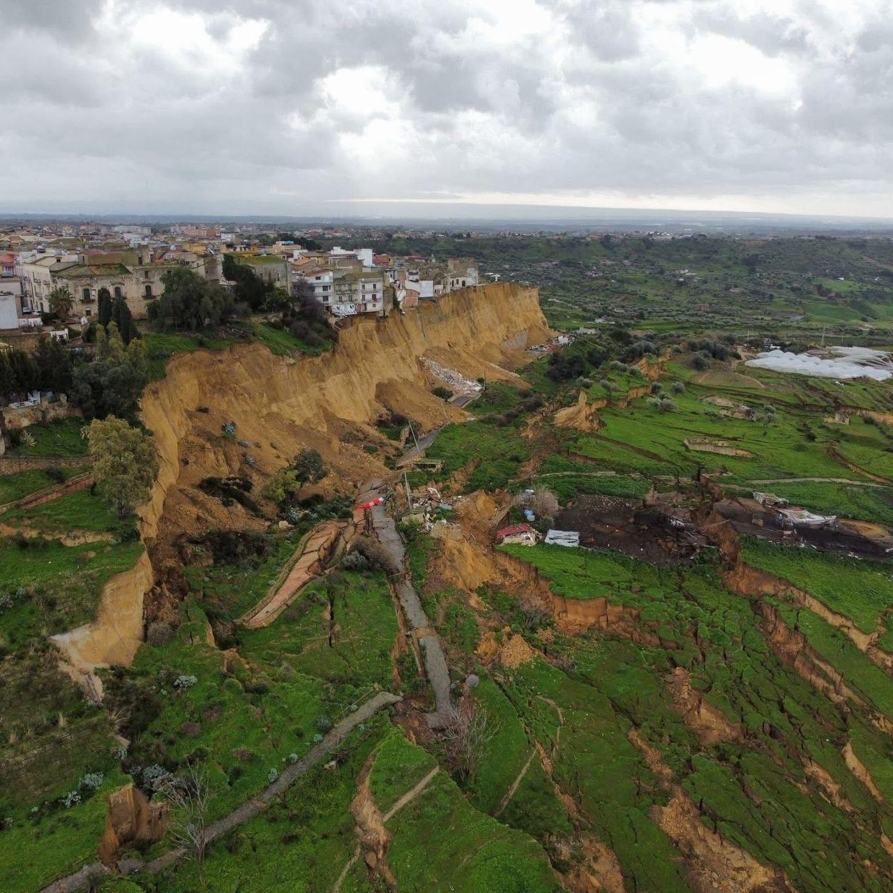 Італію накрив потужний циклон «Гаррі»: у країні оголосили надзвичайний стан