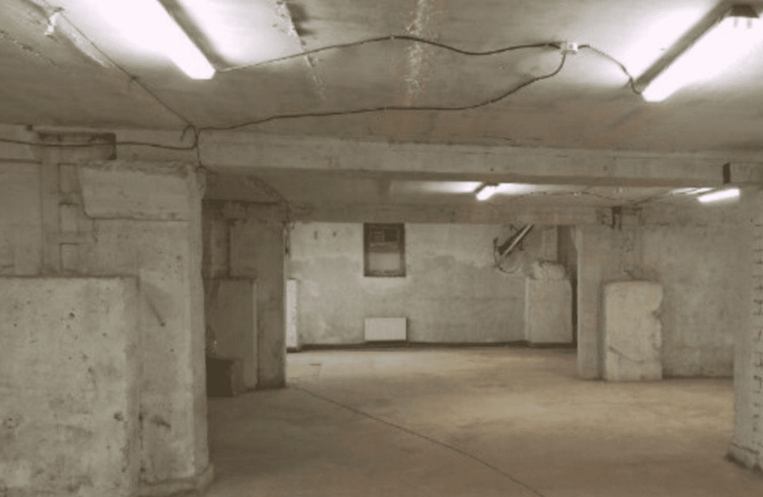 У Подільському районі посадовці нажилися на закупівлі ламп та посуду для шкільних укриттів