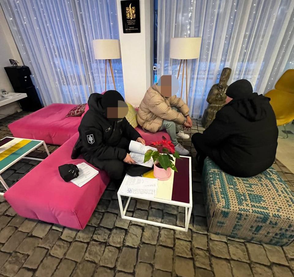 Офіцер районного ТЦК на Київщині бив, принижував мобілізованих і знімав на відео