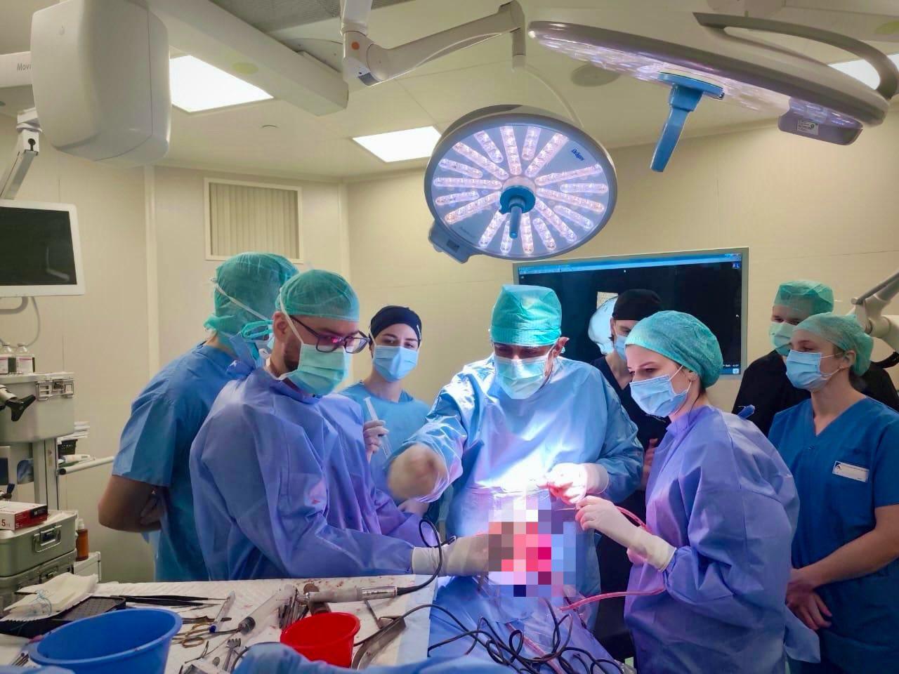 Провідний французький щелепно-лицевий хірург вп’яте оперував в Охматдиті дітей зі складними патологіями