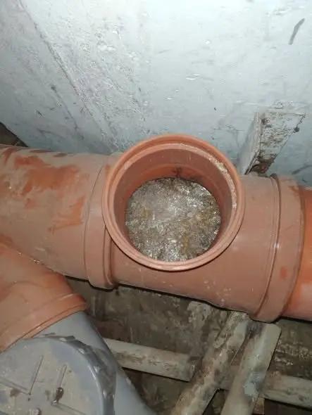 Чи варто додавати сіль у каналізацію від замерзання – роз’яснення «Київводоканалу»