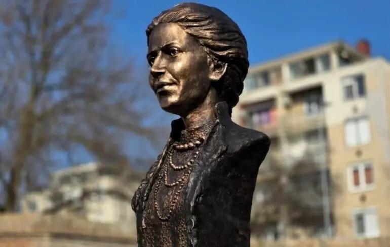 В Угорщині відкрили пам’ятник Лесі Українці