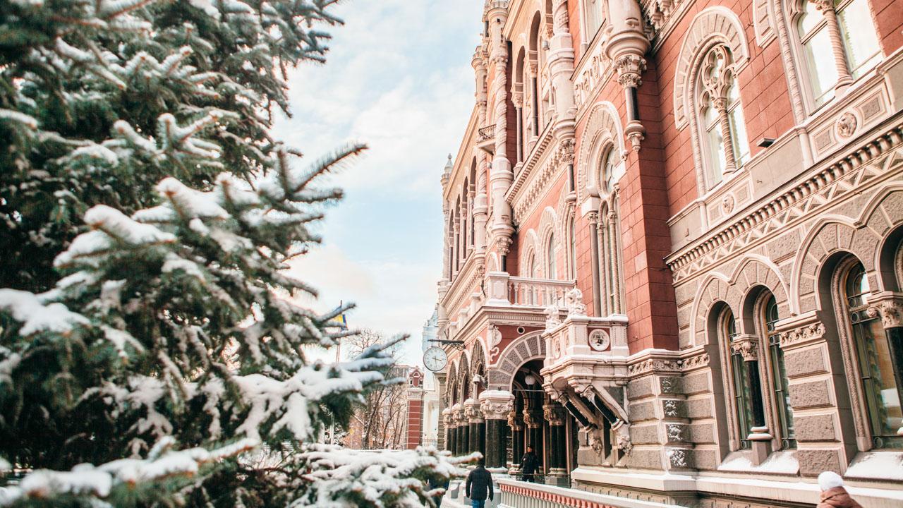 НБУ зробив 5 кроків регулювання та пом’якшення валютних обмежень – деталі