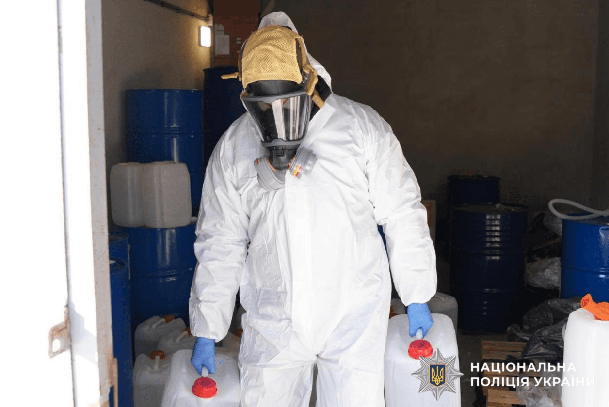 Правоохоронці ліквідували транснаціональну наркотичну мережу в Україні та Польщі