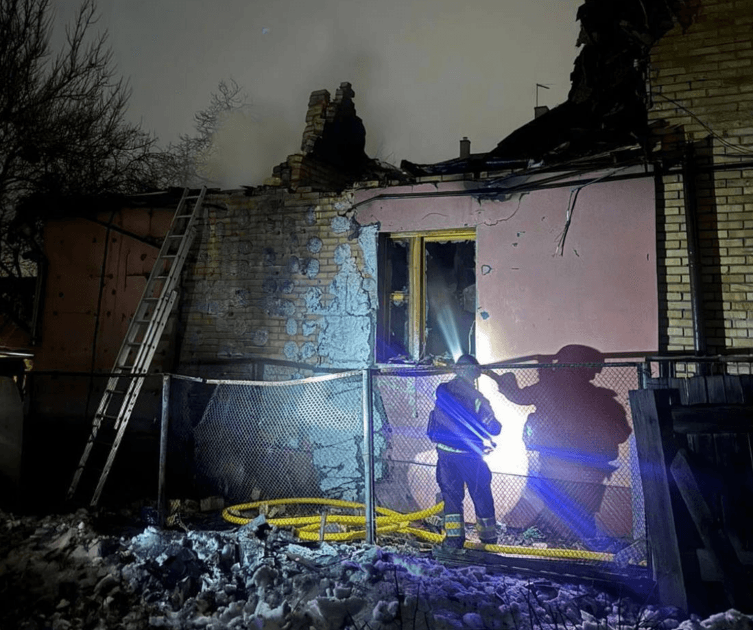 Внаслідок ворожого обстрілу постраждали три райони Києва