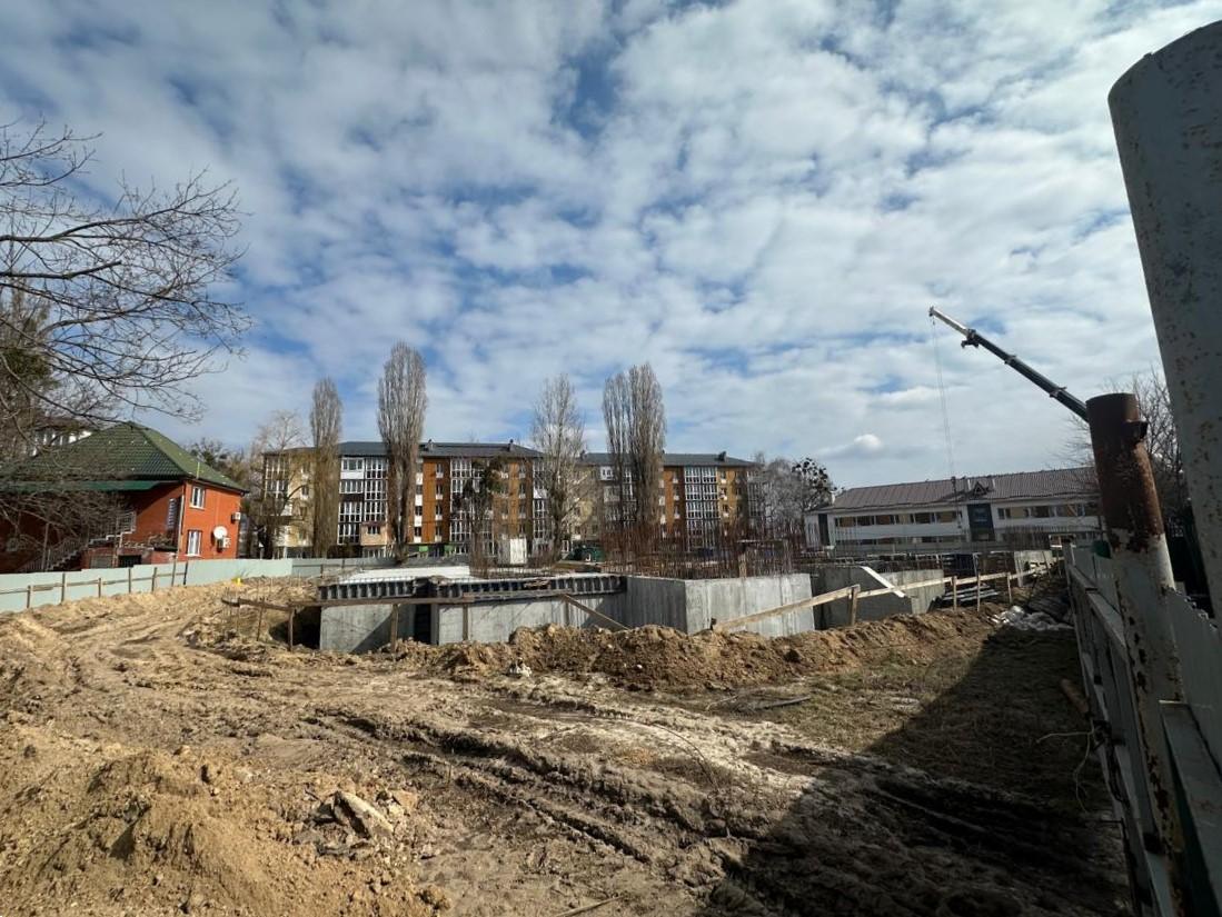 У Бородянці будують велике протирадіаційне укриття на 1500 людей