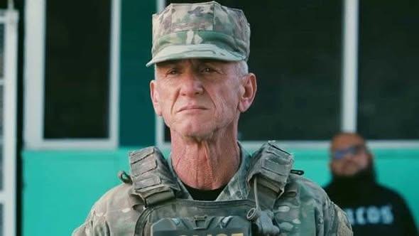 Обрав Україну замість «Оскара»: Шон Пенн прибув до Києва потягом