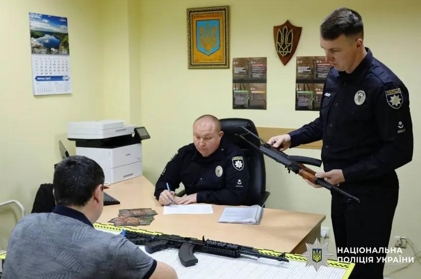 Декларування зброї: скільки «стволів» та боєприпасів легалізували кияни