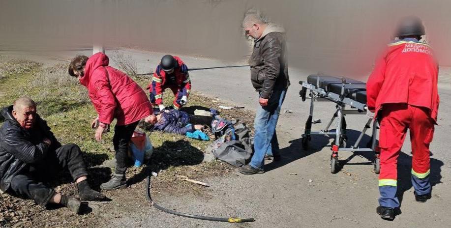 Російський дрон атакував маршрутку з пасажирами у Херсоні – поранено 10 людей