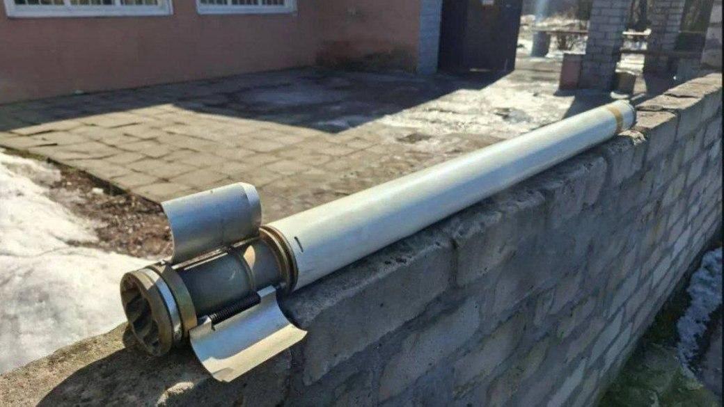 Небезпечна знахідка в електричці: на Дніпропетровщині чоловік перевозив фрагмент ракети