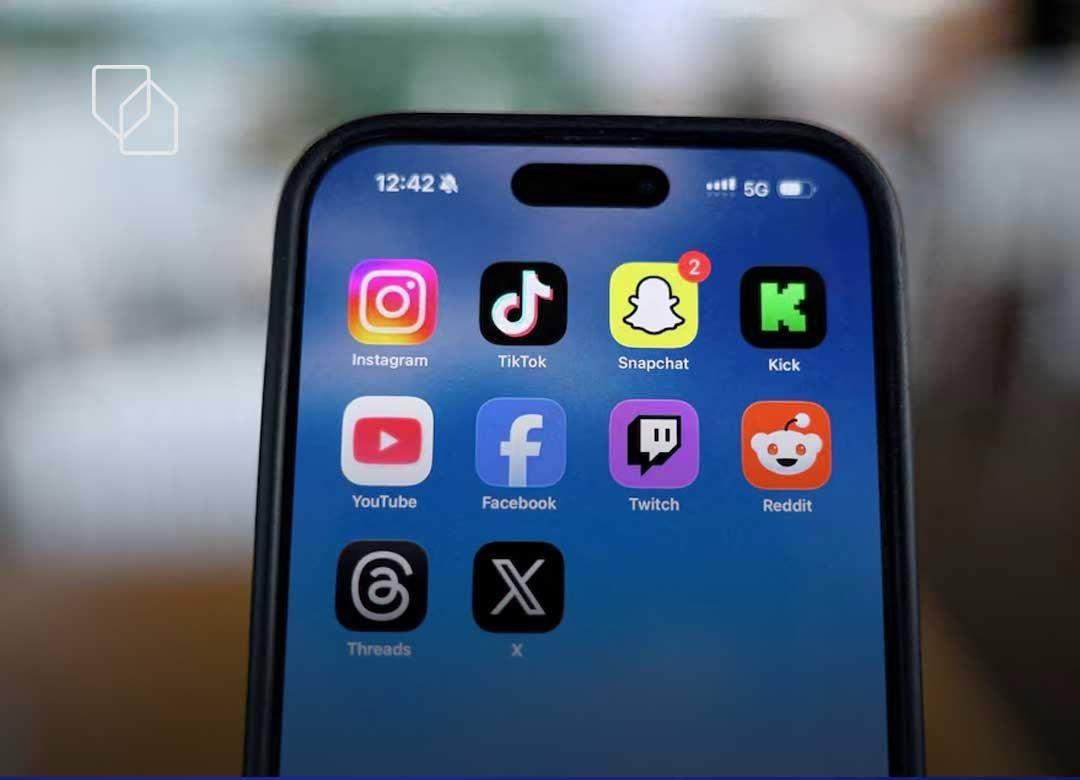 Вік підлітків визначатиме ШІ: Великобританія обмежує соцмережі для дітей