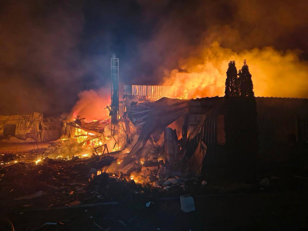 Під час нічної атаки у Броварській громаді пошкоджено будівлі на території трьох підприємств