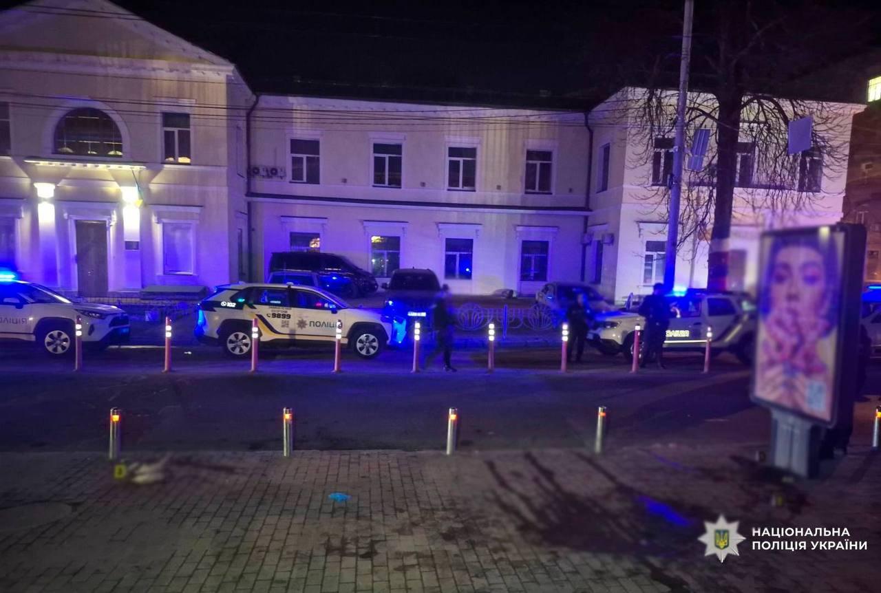 У Печерському районі Києва іноземець поранив ножем чоловіка біля ресторану