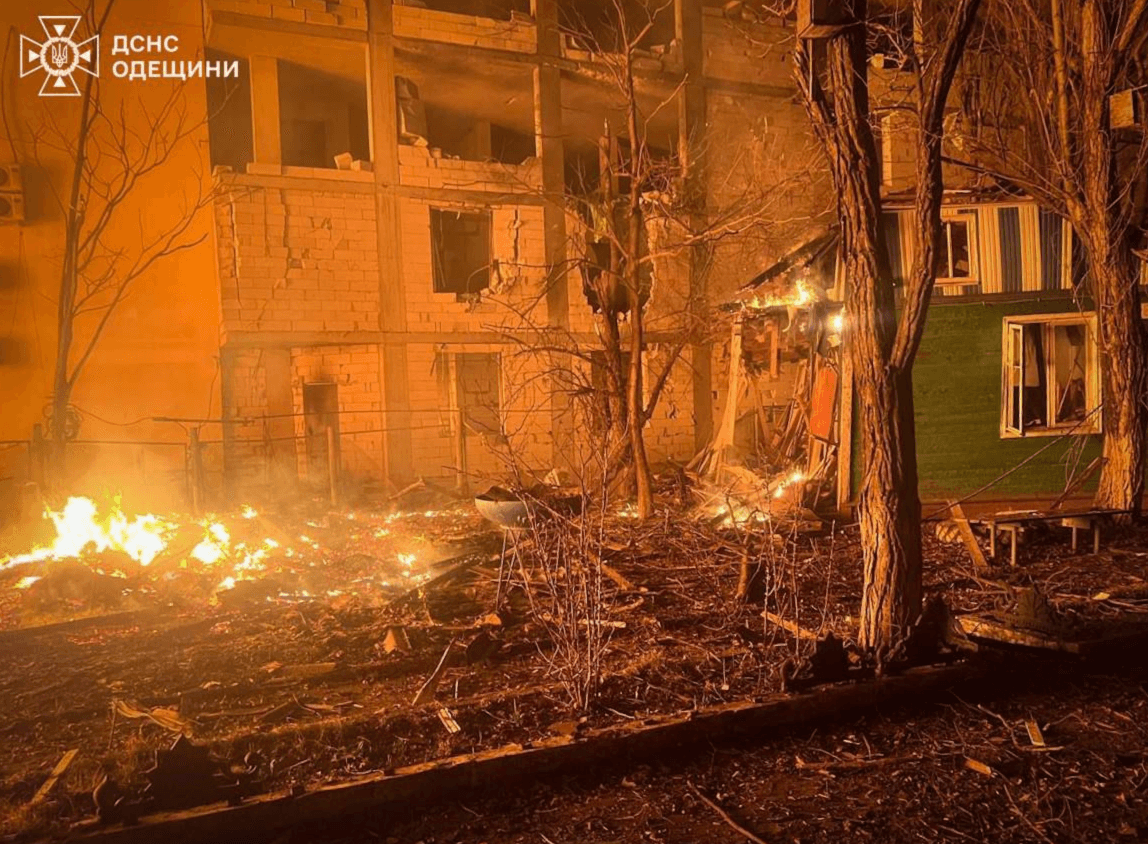 Росіяни атакували узбережжя Білгород-Дністровського району: згоріли бази відпочинку