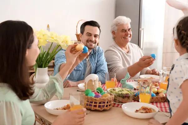 великодній стіл