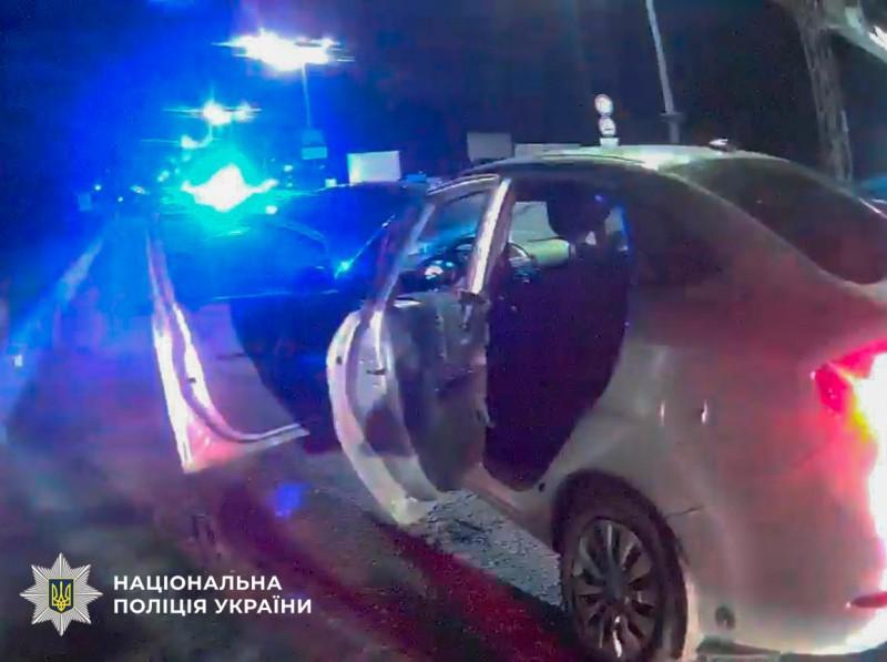 Нічні перегони у Києві: п’яний підліток намагався втекти від поліції по зустрічній смузі