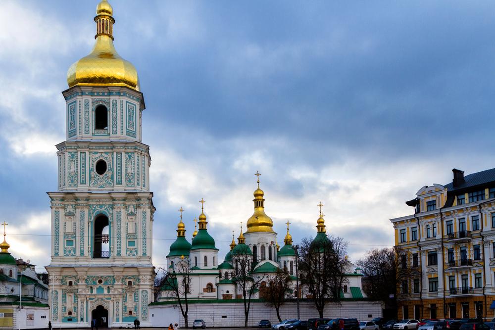 Вдягайтеся тепліше: у Києві сьогодні дощитиме