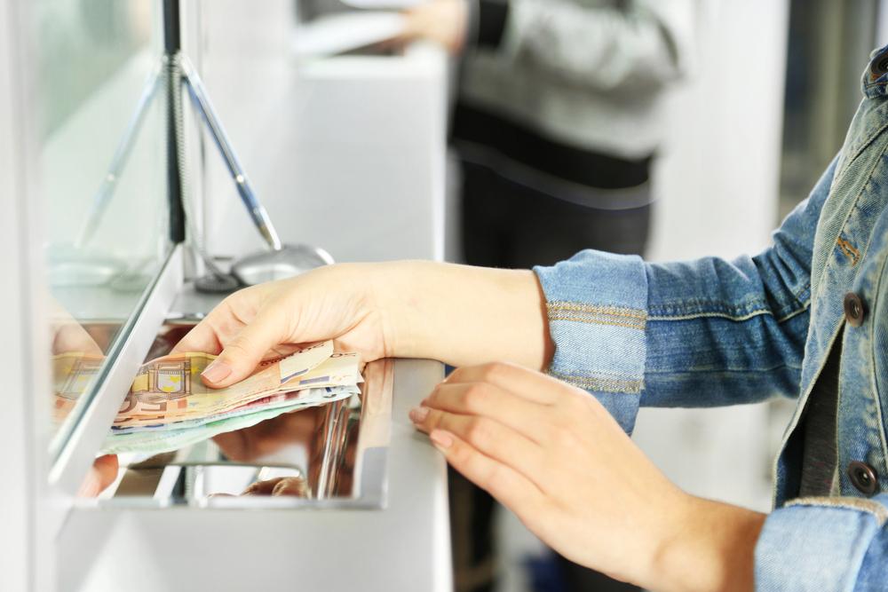 Євро знизилось в ціні: де зараз вигідно обміняти валюту