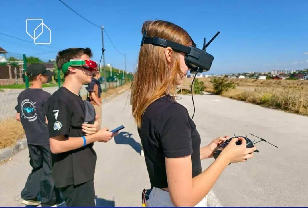 Готують дітей на “СВО”: росіяни перетворюють “Артек” на військовий табір