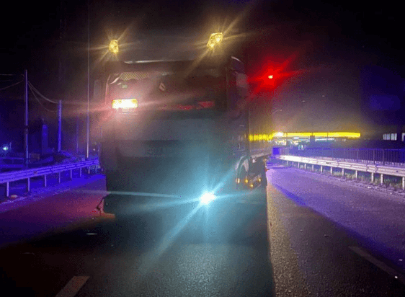 На Київщині вантажівка на смерть збила чоловіка на кріслі колісному