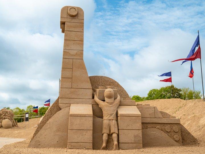 Українець виборов «золото» на міжнародному фестивалі піщаних скульптур в Латвії